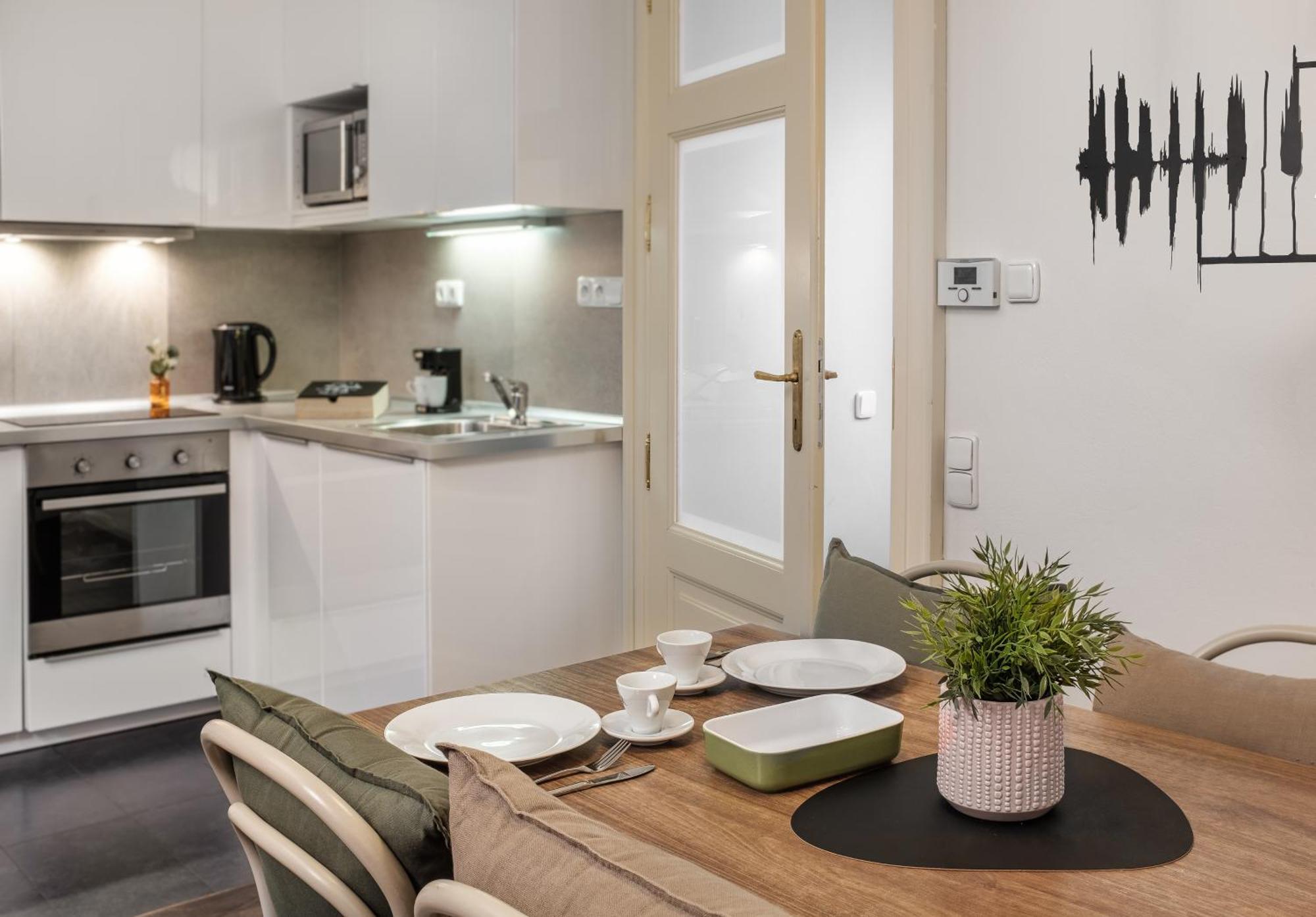 4 Arts Apartments By Adrez Praga Exterior foto